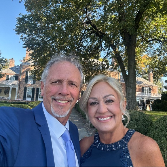 Meet your Posher, Jennifer - Picture 2 of 8